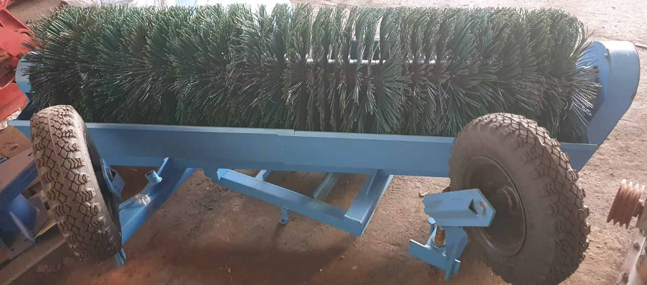 Щетка дорожная 2м с увлажнением - Щетка: фото 4 Щетка дорожная 2м с увлажнением - Щетка: фото 4