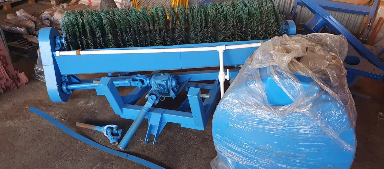 Щетка дорожная 2м с увлажнением - Щетка: фото 3 Щетка дорожная 2м с увлажнением - Щетка: фото 3