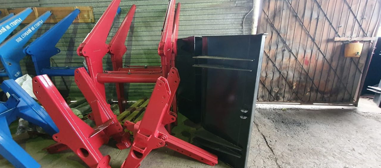 Новый Фронтальный погрузчик для трактора СибТрансСнаб ПКУ-0,9: фото 6 Новый Фронтальный погрузчик для трактора СибТрансСнаб ПКУ-0,9: фото 6