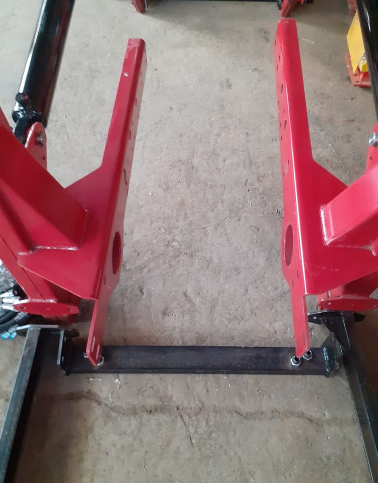 Новый Фронтальный погрузчик для трактора СибТрансСнаб ПКУ-0,9: фото 9 Новый Фронтальный погрузчик для трактора СибТрансСнаб ПКУ-0,9: фото 9