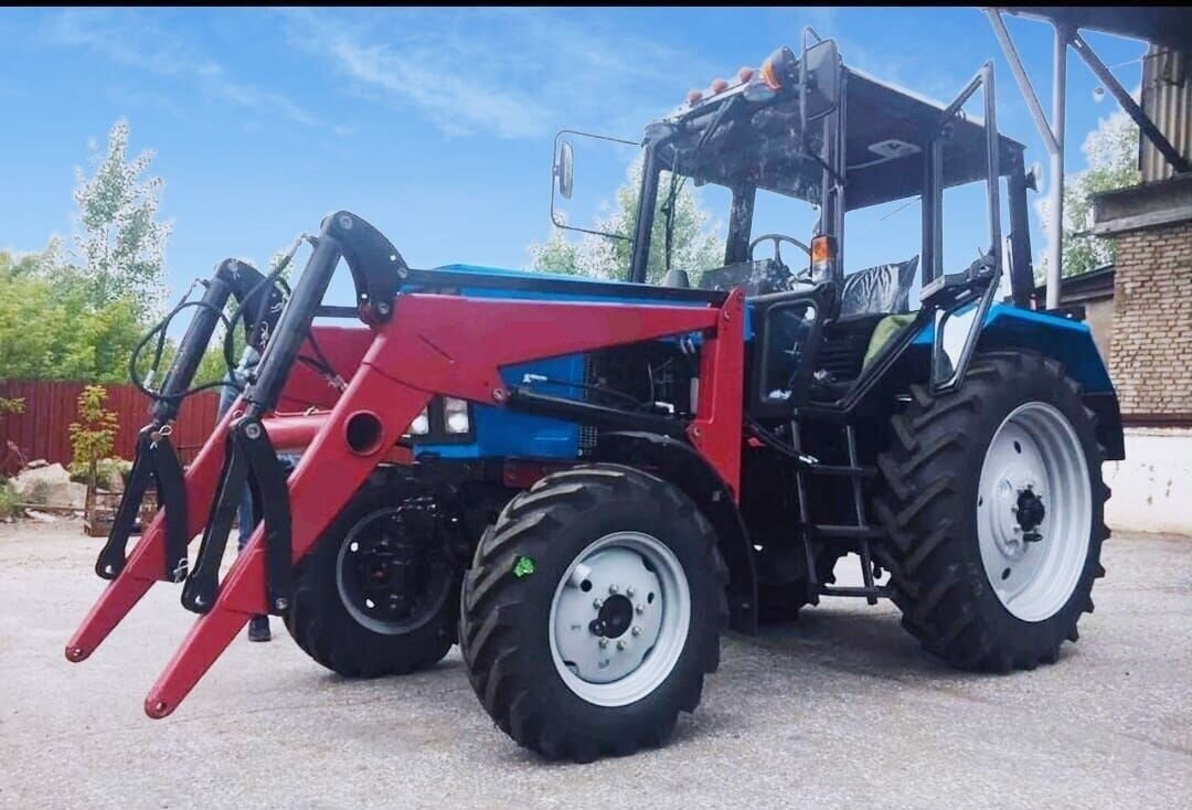 СибТрансСнаб ПКУ-0,9 - Фронтальный погрузчик для трактора: фото 1 СибТрансСнаб ПКУ-0,9 - Фронтальный погрузчик для трактора: фото 1