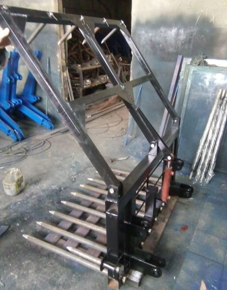 Вилы для сенажа на погрузчик - Вилы для Компактных фронтальных погрузчиков: фото 2 Вилы для сенажа на погрузчик - Вилы для Компактных фронтальных погрузчиков: фото 2