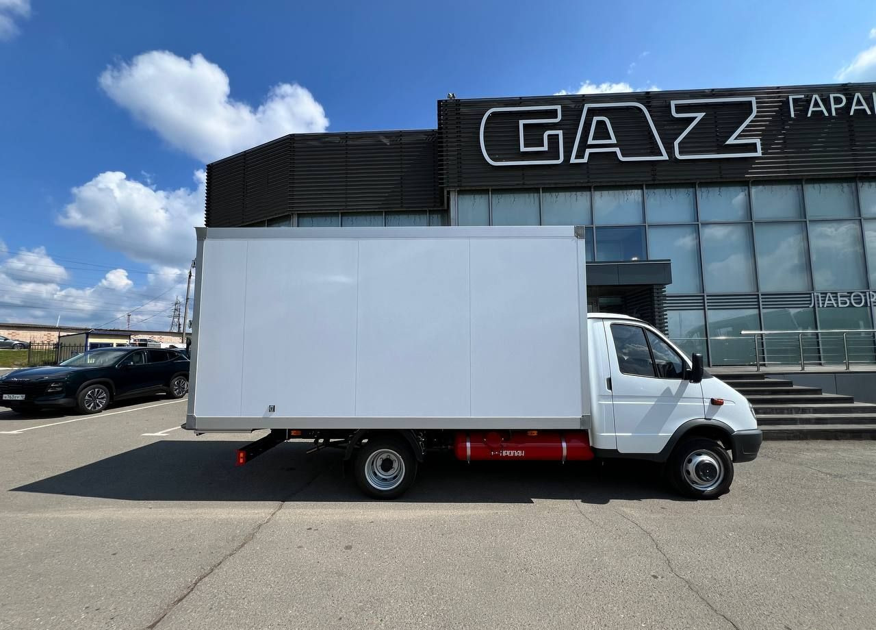 ГАЗ ГАЗель 3302 2.7 MT - Изотермический грузовик: фото 2 ГАЗ ГАЗель 3302 2.7 MT - Изотермический грузовик: фото 2