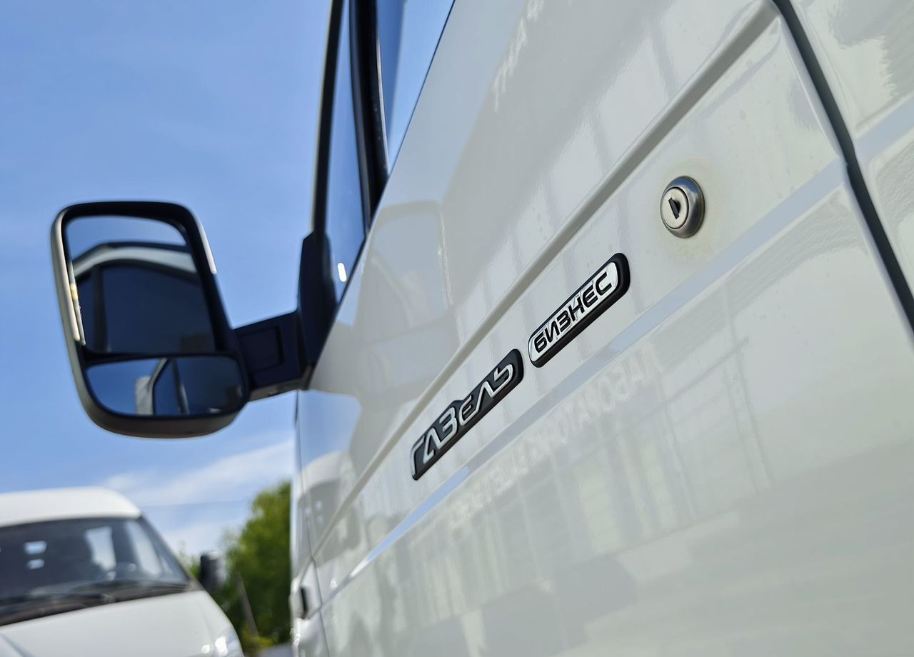 ГАЗ ГАЗель 3302 2.7 MT - Тентованный фургон: фото 5 ГАЗ ГАЗель 3302 2.7 MT - Тентованный фургон: фото 5