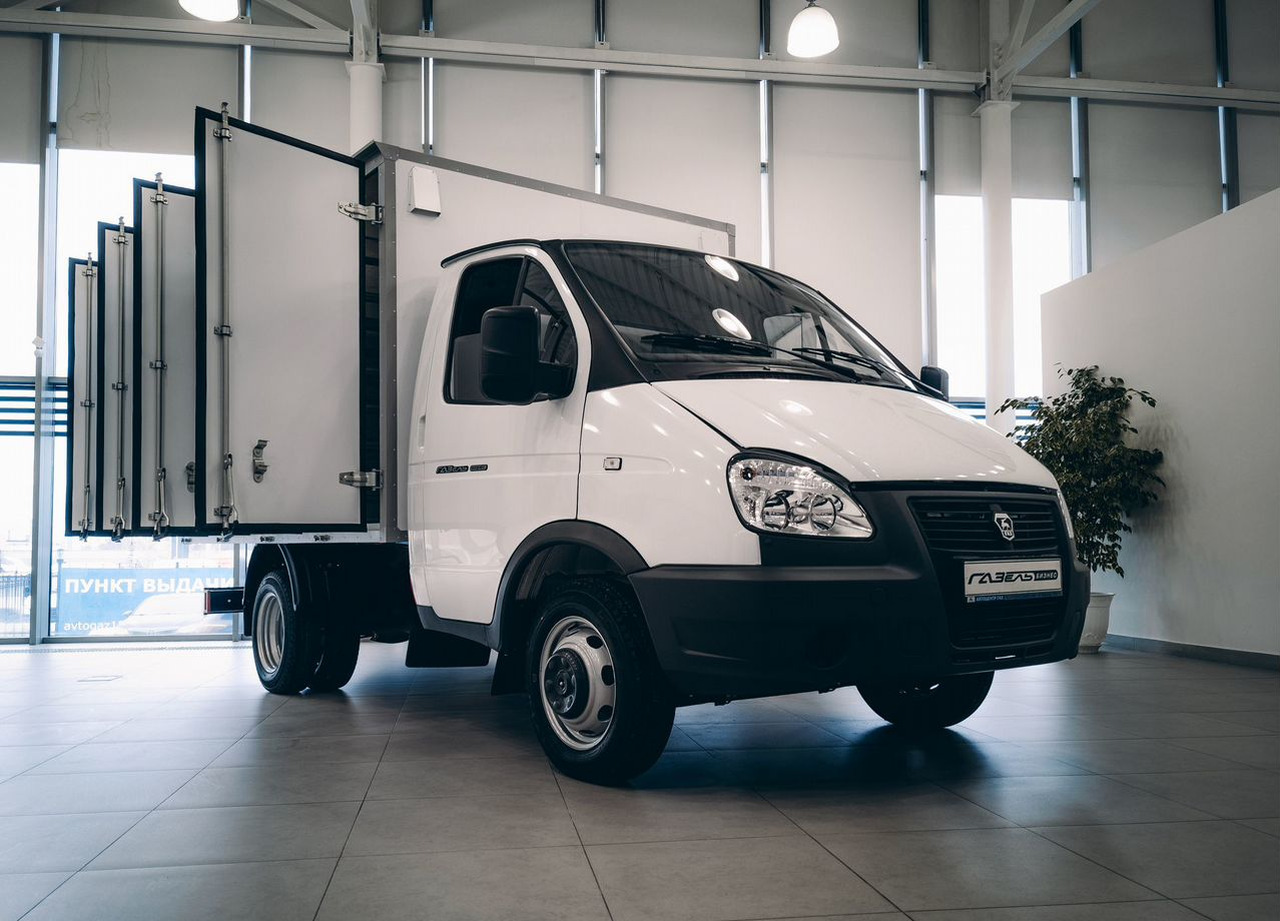 ГАЗ ГАЗель 3302 2.7 MT - Фургон с закрытым кузовом: фото 1 ГАЗ ГАЗель 3302 2.7 MT - Фургон с закрытым кузовом: фото 1
