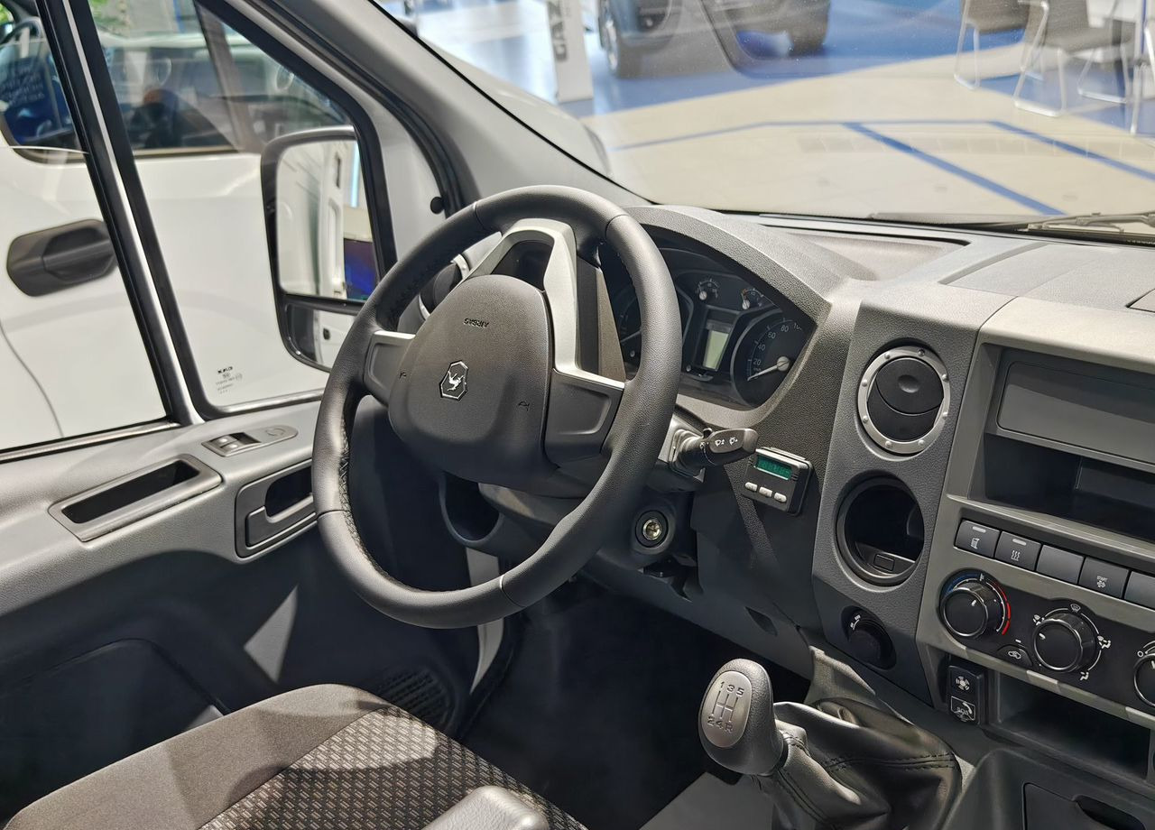 Новый Малотоннажный бортовой грузовик, Грузопассажирский фургон ГАЗ ГАЗель Next 2.7 MT: фото 16