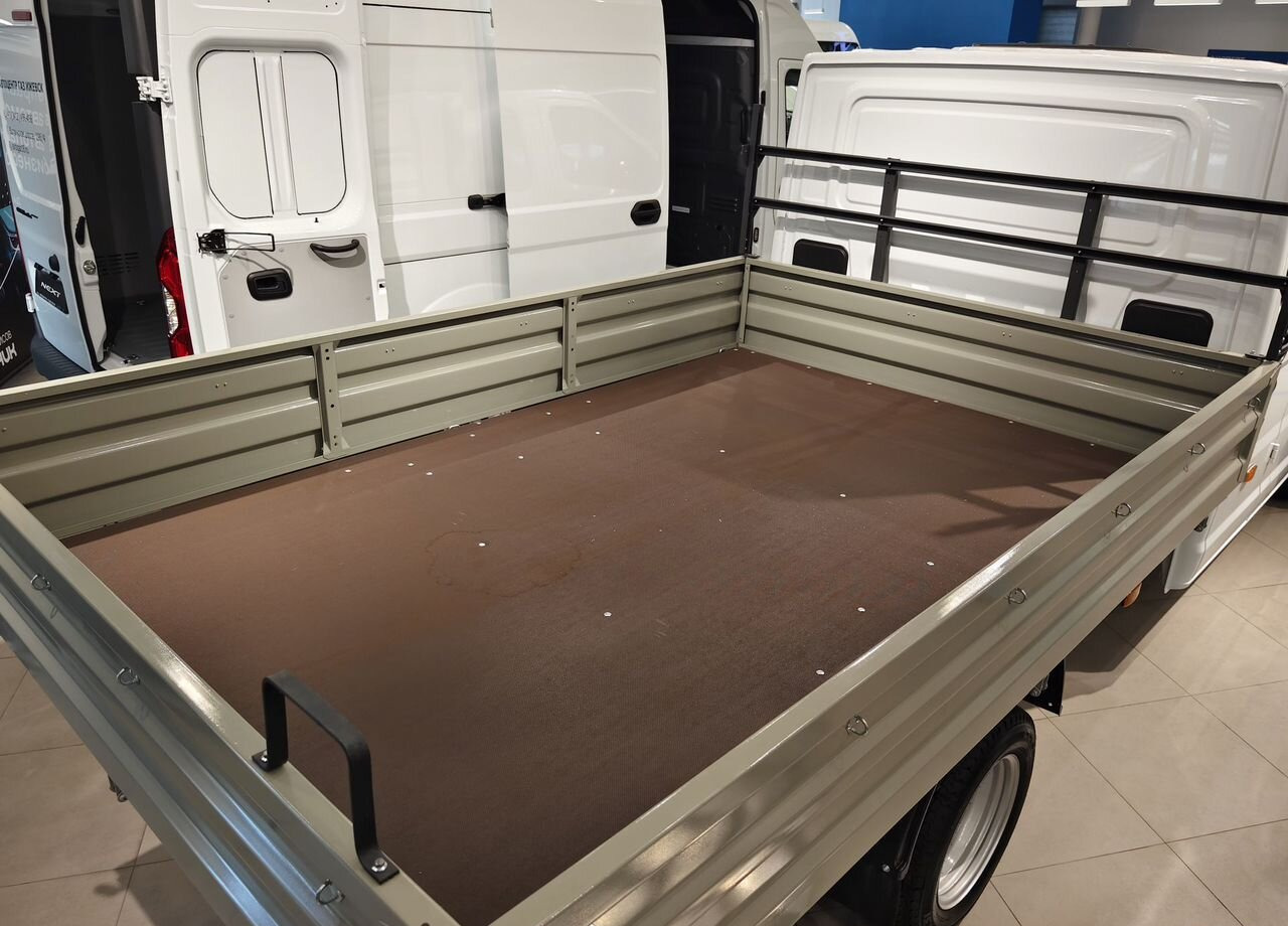 Новый Малотоннажный бортовой грузовик, Грузопассажирский фургон ГАЗ ГАЗель Next 2.7 MT: фото 7