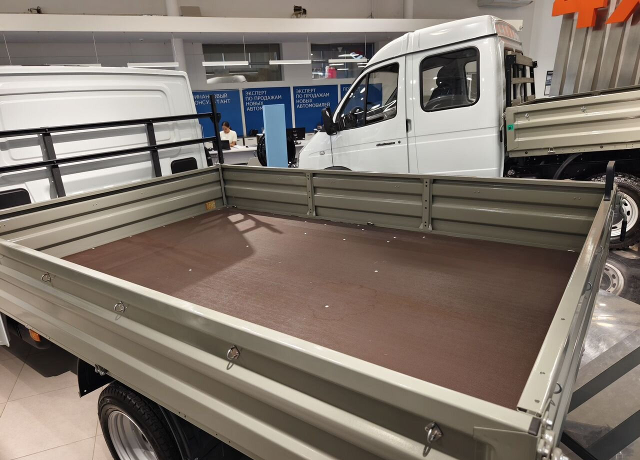 Новый Малотоннажный бортовой грузовик, Грузопассажирский фургон ГАЗ ГАЗель Next 2.7 MT: фото 8