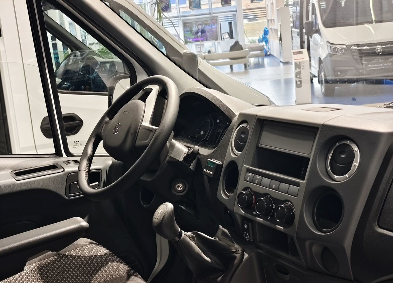 Новый Малотоннажный бортовой грузовик, Грузопассажирский фургон ГАЗ ГАЗель Next 2.7 MT: фото 12