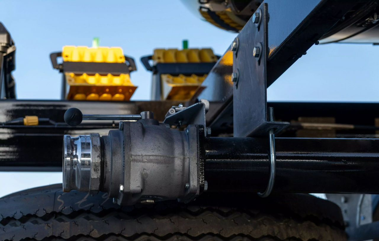 Новый Полуприцеп-цистерна Bonum 914221-01: фото 6