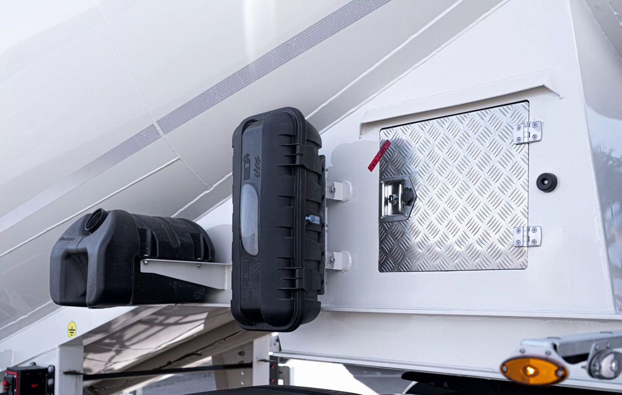 Новый Полуприцеп цистерна для сыпучих грузов Bonum 914230: фото 9