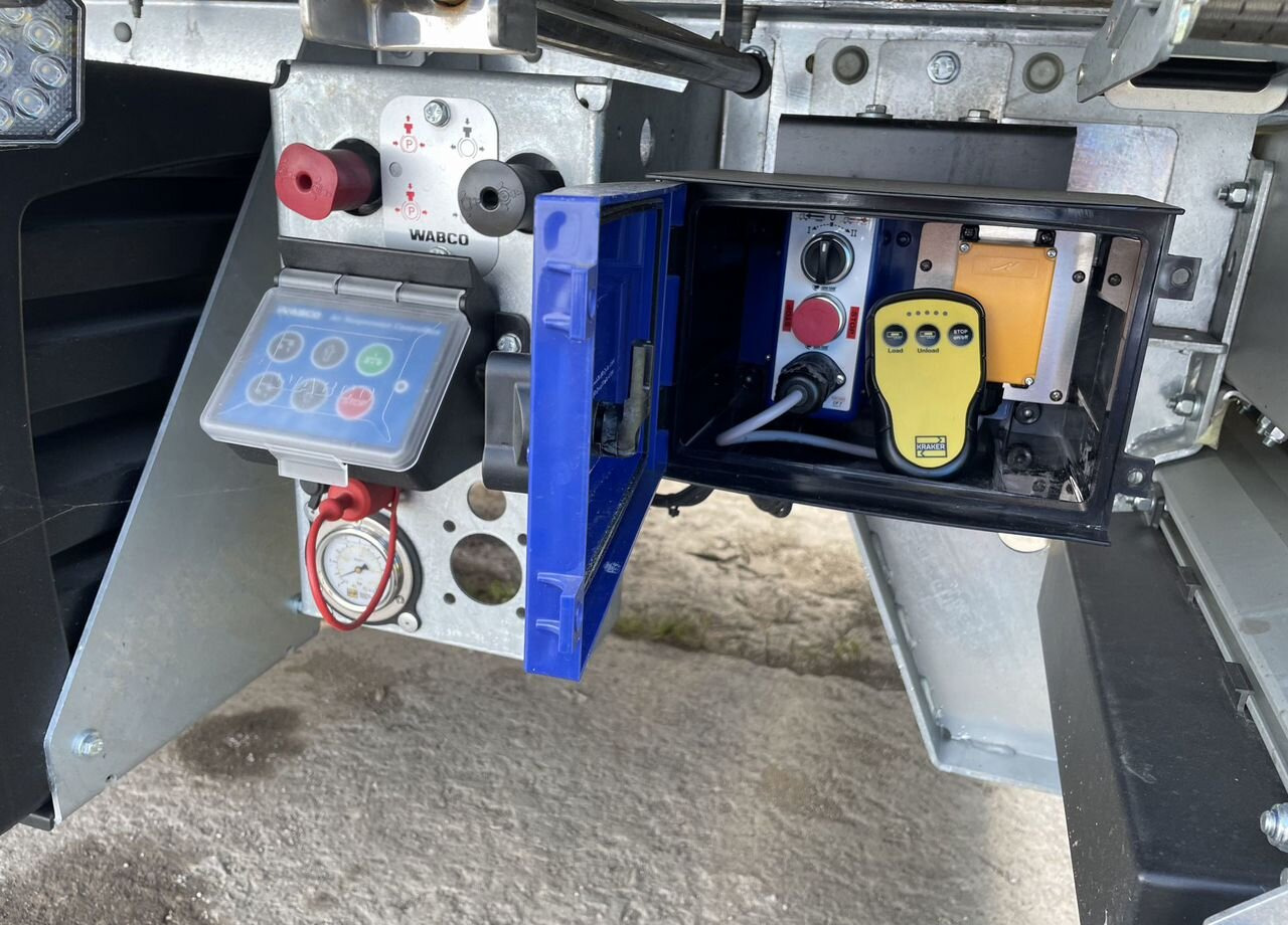 Новый Полуприцеп щеповоз с подвижным полом Kraker K-FORCE HD: фото 12 Новый Полуприцеп щеповоз с подвижным полом Kraker K-FORCE HD: фото 12