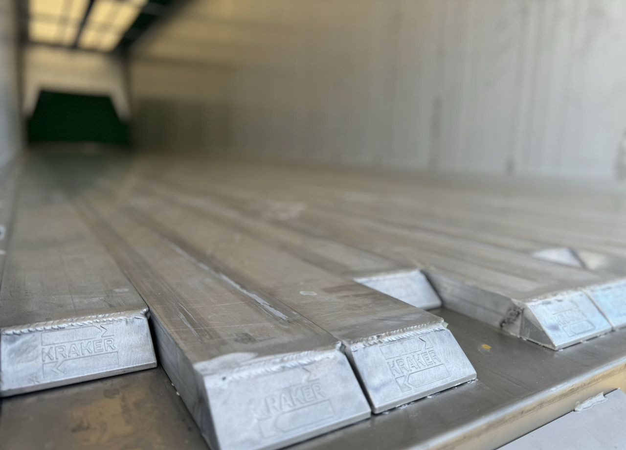 Новый Полуприцеп щеповоз с подвижным полом Kraker K-FORCE HD: фото 6 Новый Полуприцеп щеповоз с подвижным полом Kraker K-FORCE HD: фото 6