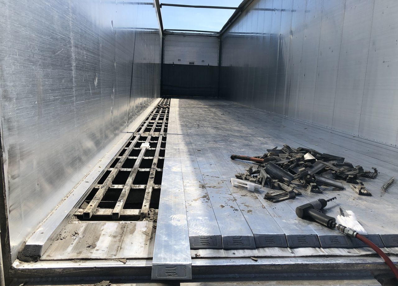 Ремонт щеповоза / щеповозов (Cargo Floor) - Полуприцеп щеповоз с подвижным полом: фото 1 Ремонт щеповоза / щеповозов (Cargo Floor) - Полуприцеп щеповоз с подвижным полом: фото 1