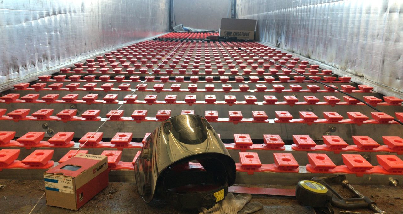 Ремонт щеповоза / щеповозов (Cargo Floor) - Полуприцеп щеповоз с подвижным полом: фото 4 Ремонт щеповоза / щеповозов (Cargo Floor) - Полуприцеп щеповоз с подвижным полом: фото 4