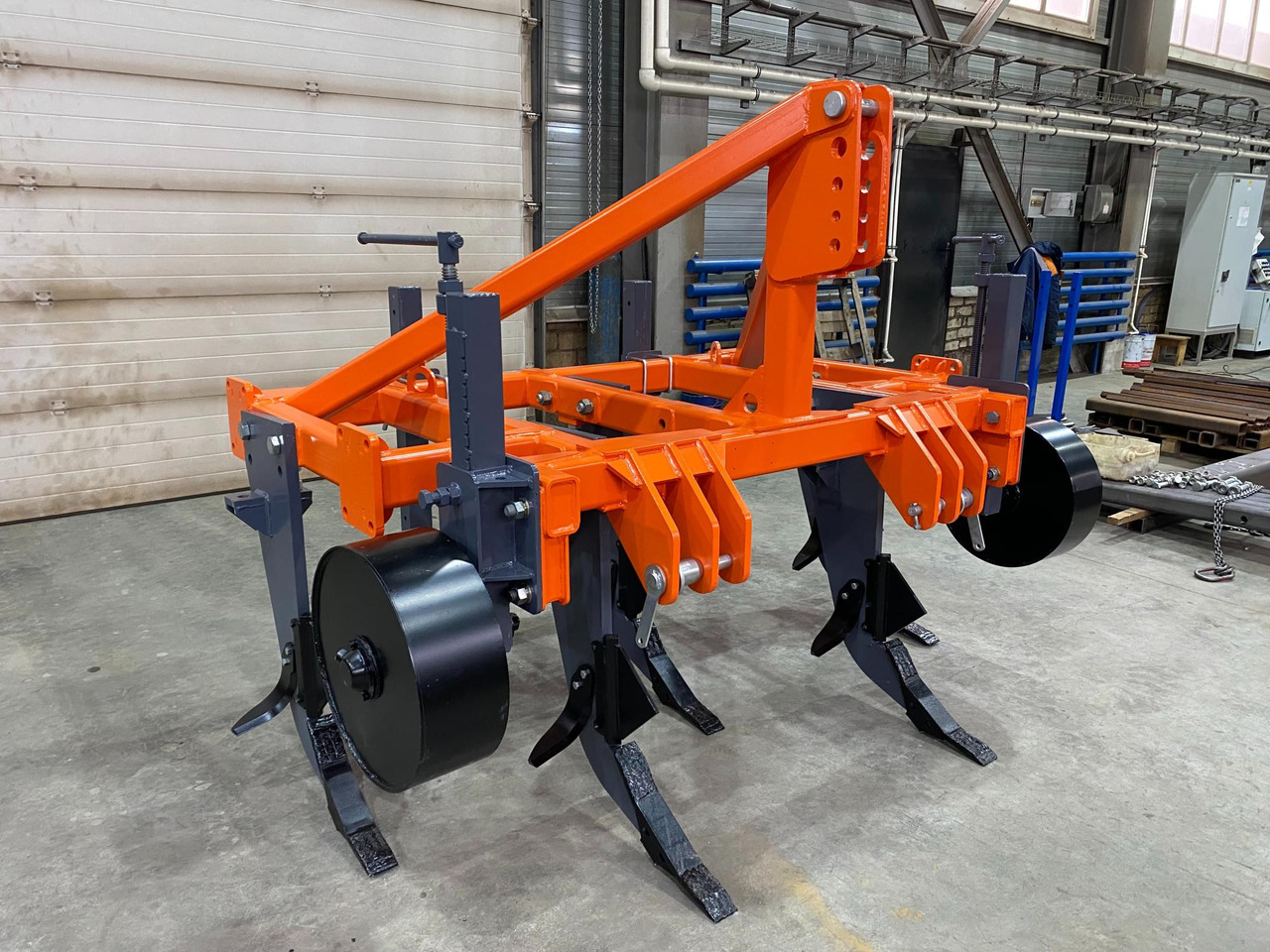 Плуг чизельный ПГ-3Н-5 (ПЧ-2.5) - Глубокорыхлитель: фото 1 Плуг чизельный ПГ-3Н-5 (ПЧ-2.5) - Глубокорыхлитель: фото 1