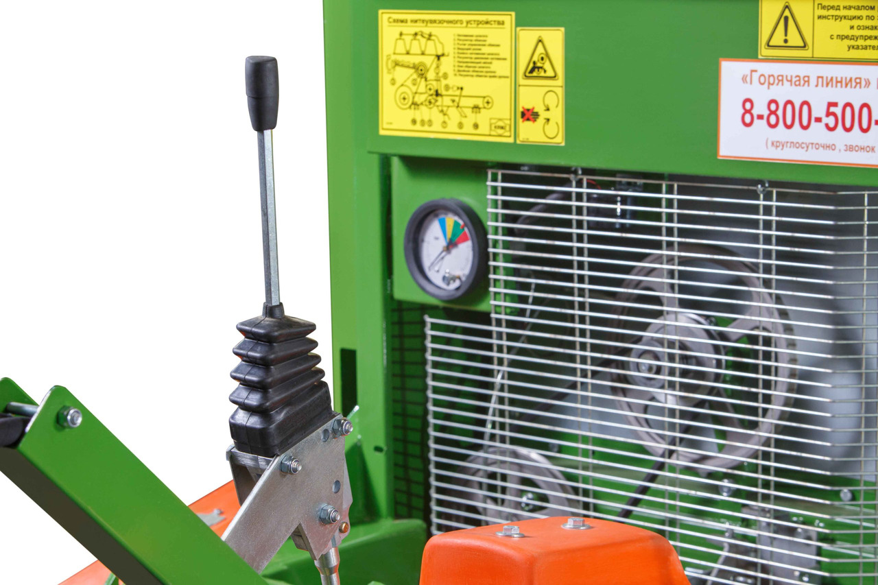 Пресс-подборщик рулонный R12/155 Super с сетеувязочным устройством - Пресс-подборщик рулонный: фото 3 Пресс-подборщик рулонный R12/155 Super с сетеувязочным устройством - Пресс-подборщик рулонный: фото 3