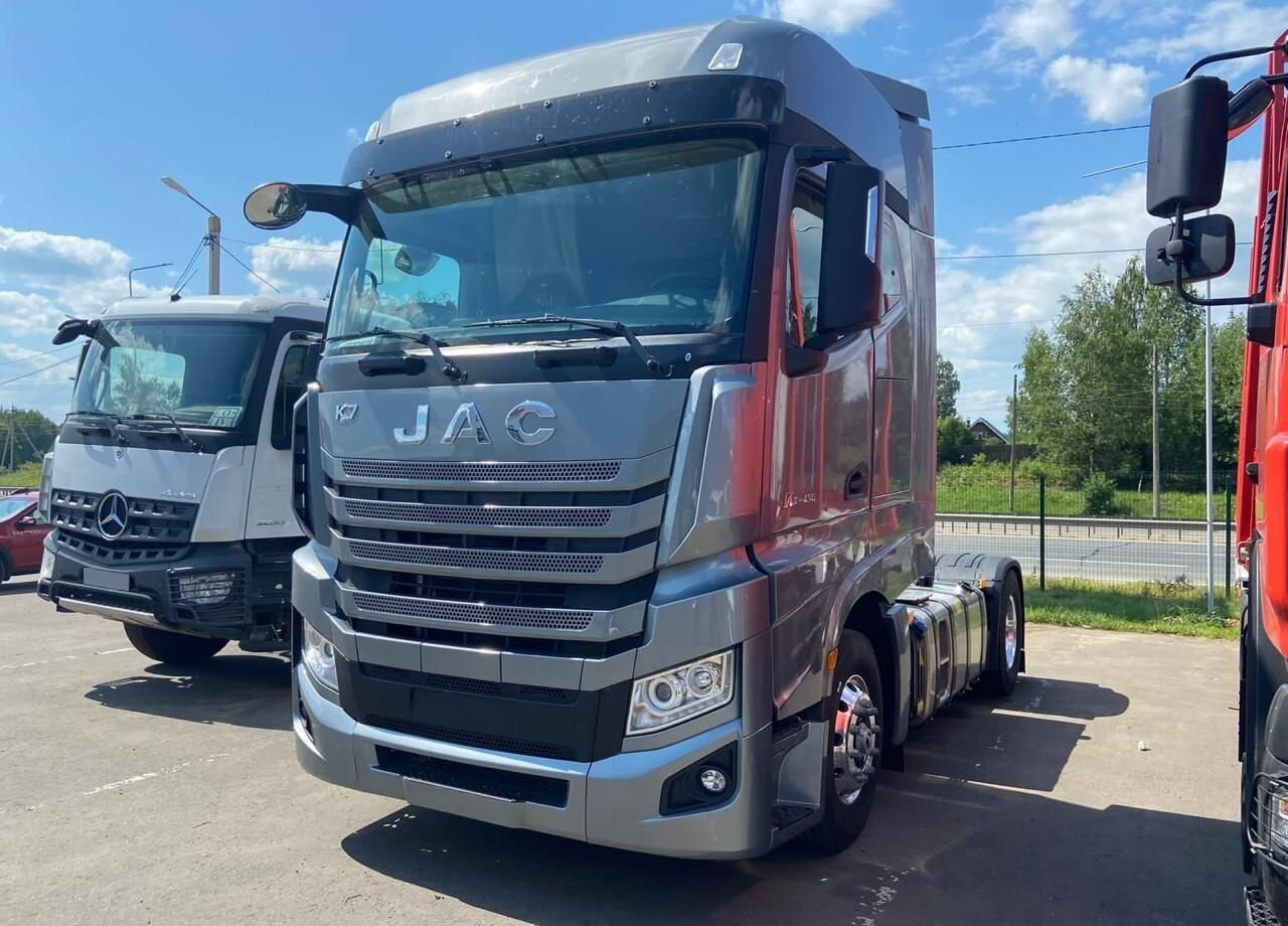JAC K7 - Тягач: фото 1 JAC K7 - Тягач: фото 1