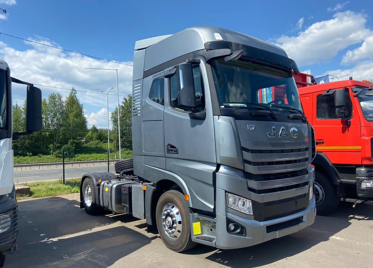 JAC K7 - Тягач: фото 3 JAC K7 - Тягач: фото 3
