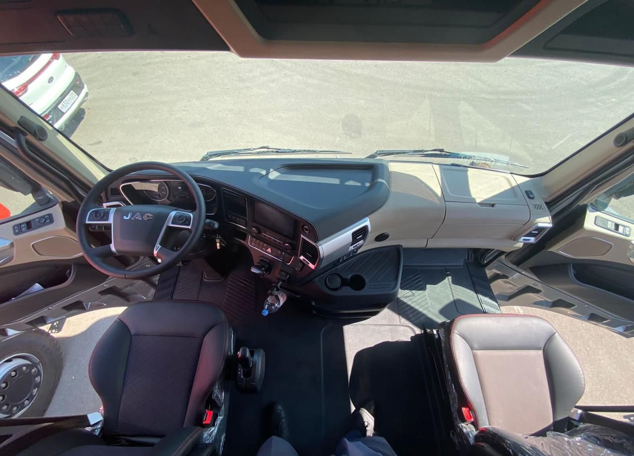 JAC K7 - Тягач: фото 5 JAC K7 - Тягач: фото 5