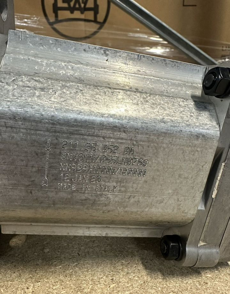 10347068 Насос шестеренный Liebherr - Гидравлика: фото 3 10347068 Насос шестеренный Liebherr - Гидравлика: фото 3