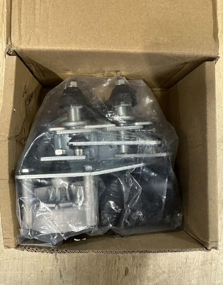 14530079 Мотор стеклоочистителя volvo - Стекло и запчасти: фото 2 14530079 Мотор стеклоочистителя volvo - Стекло и запчасти: фото 2