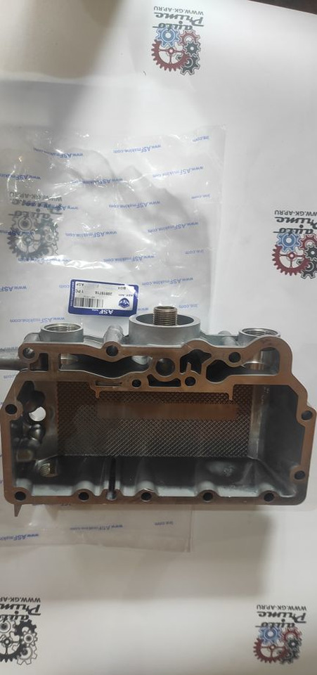 20819716 Корпус маслоохладителя 21590865 volvo - Система охлаждения: фото 2 20819716 Корпус маслоохладителя 21590865 volvo - Система охлаждения: фото 2