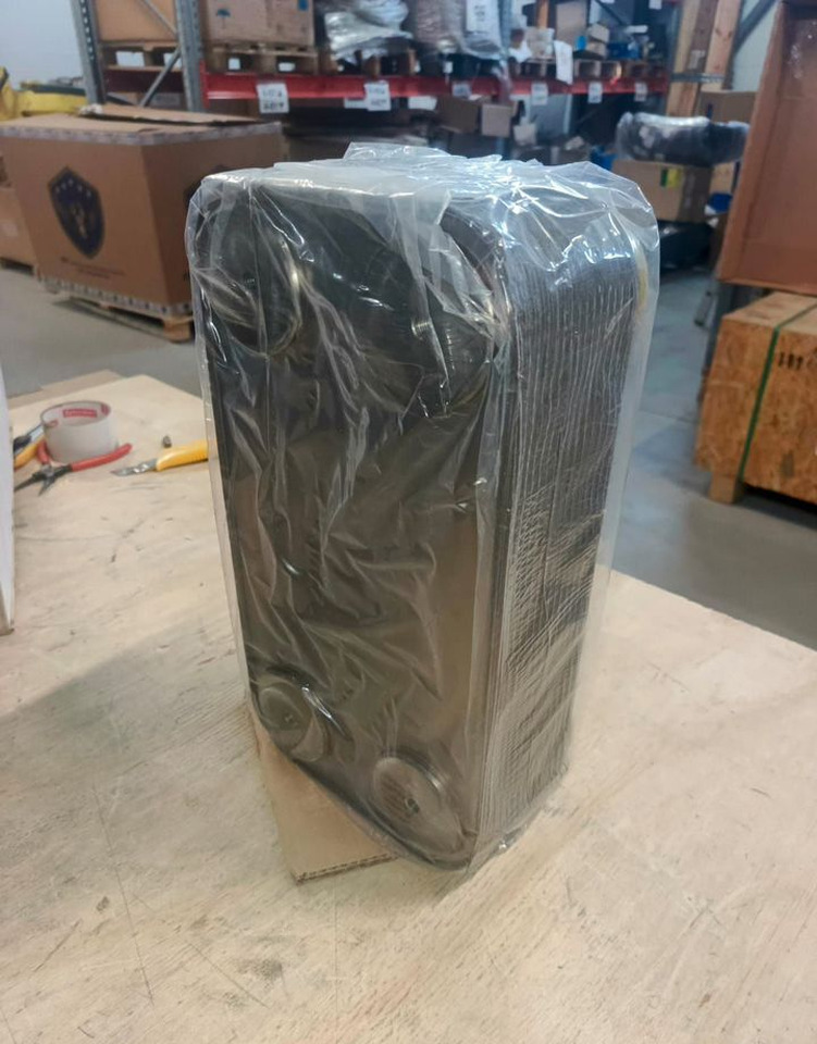 AUGER 26000171 Теплообменник (VOE 17458689) auger - Система охлаждения: фото 1 AUGER 26000171 Теплообменник (VOE 17458689) auger - Система охлаждения: фото 1