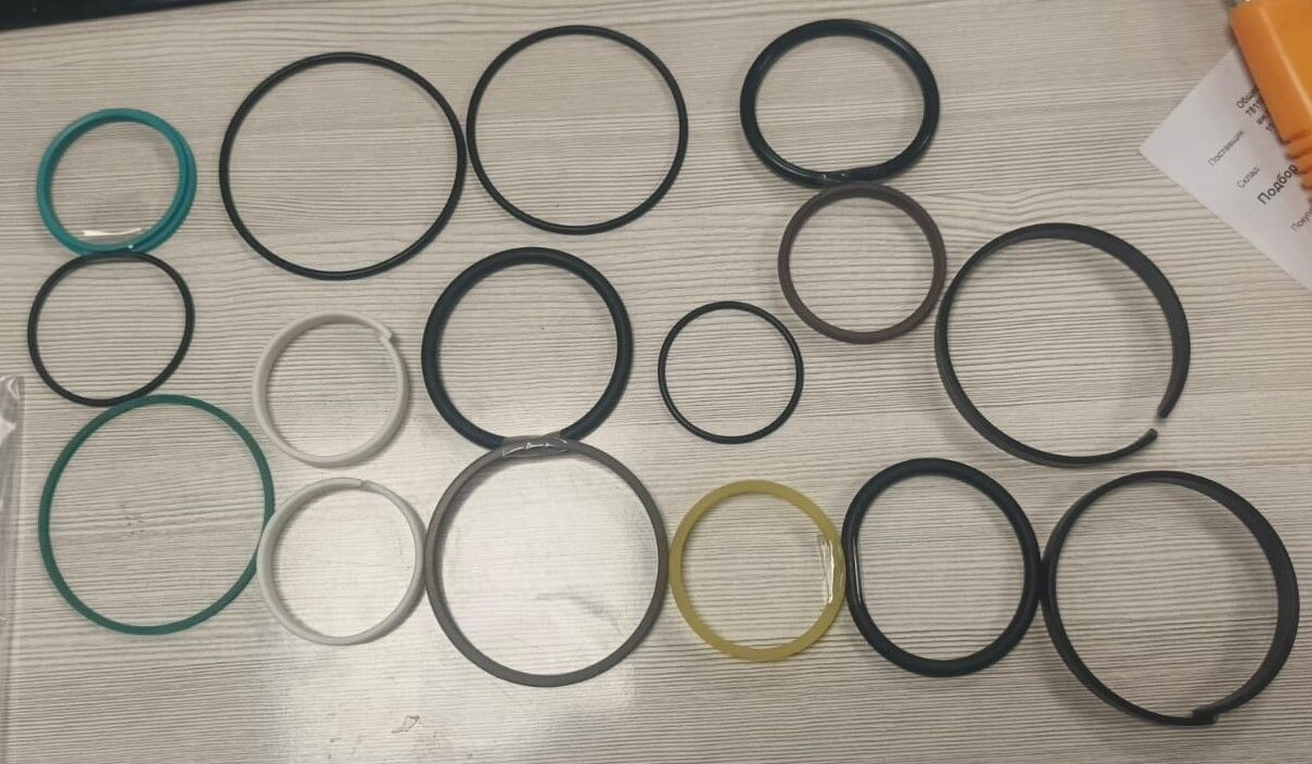 LIEBHERR 10354818 Комплект уплотнений гидроцилиндра оригина - Гидравлика для Грузовиков: фото 1 LIEBHERR 10354818 Комплект уплотнений гидроцилиндра оригина - Гидравлика для Грузовиков: фото 1