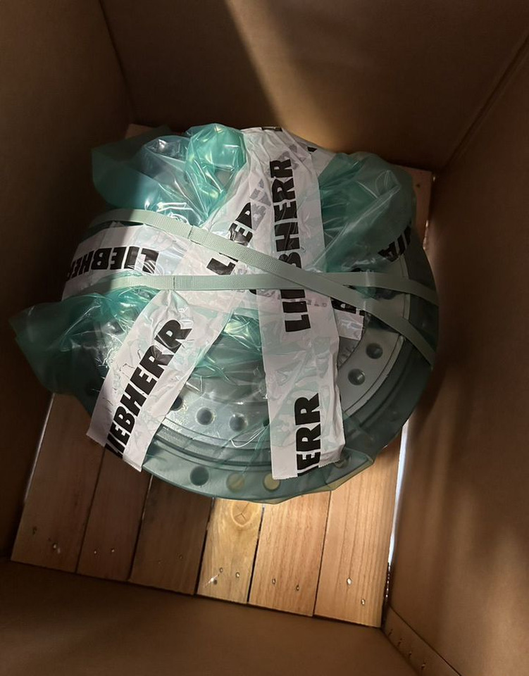 LIEBHERR 90205520 Редуктор хода liebherr - Трансмиссия: фото 1 LIEBHERR 90205520 Редуктор хода liebherr - Трансмиссия: фото 1