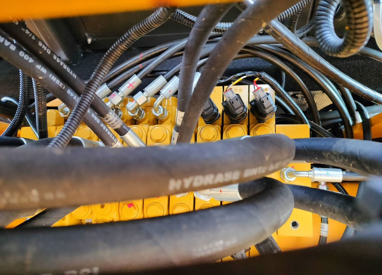 Новый Экскаватор-погрузчик ATLET 3X: фото 13