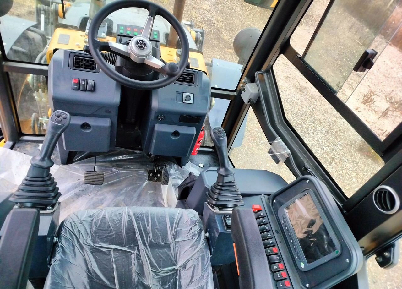 Новый Экскаватор-погрузчик ATLET 3X: фото 6