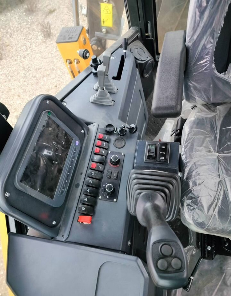 Новый Экскаватор-погрузчик ATLET 3X: фото 8