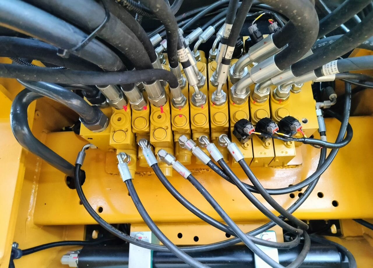 Новый Экскаватор-погрузчик ATLET 3X: фото 15 Новый Экскаватор-погрузчик ATLET 3X: фото 15