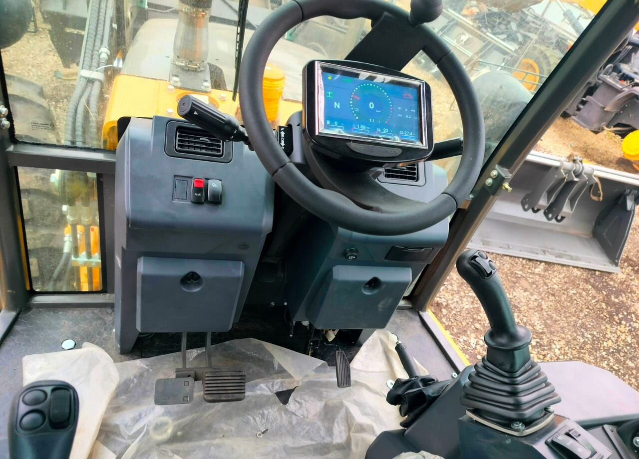 ATLET 3X - Экскаватор-погрузчик: фото 2 ATLET 3X - Экскаватор-погрузчик: фото 2