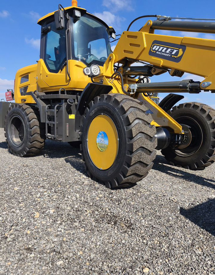 Новый Телескопический фронтальный погрузчик Atlete ZL300: фото 6