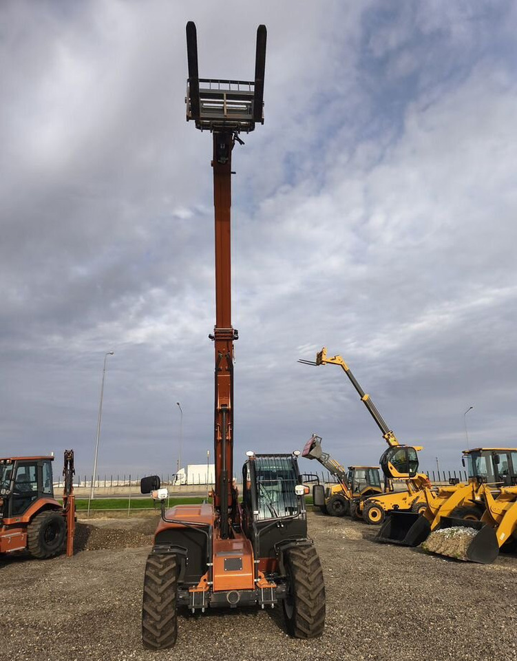 Новый Телескопический погрузчик Kyloton G10: фото 15