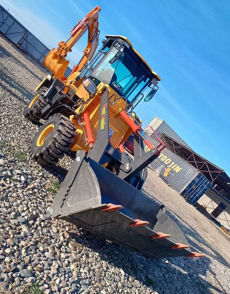 Runmax 670E - Экскаватор-погрузчик: фото 2 Runmax 670E - Экскаватор-погрузчик: фото 2