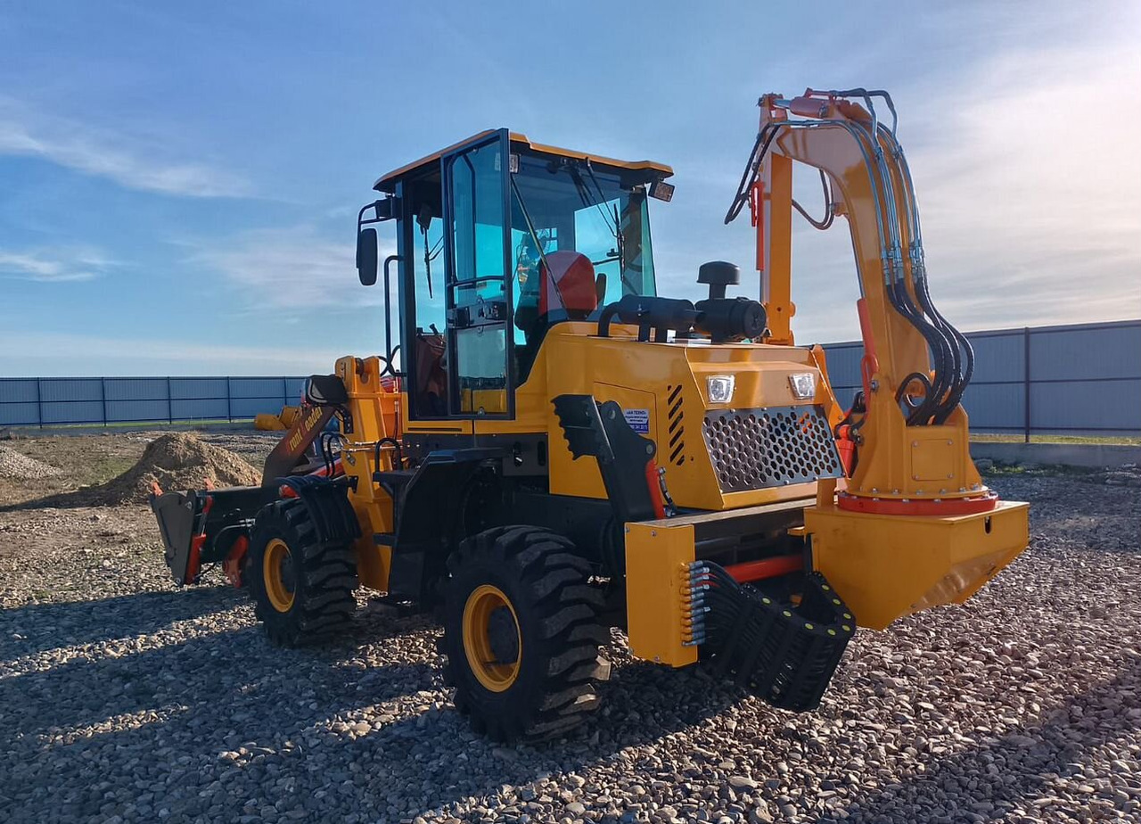 Runmax 670E - Экскаватор-погрузчик: фото 3 Runmax 670E - Экскаватор-погрузчик: фото 3