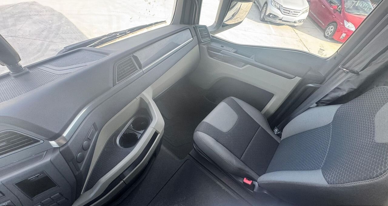 Тягач MAN TGX: фото 24