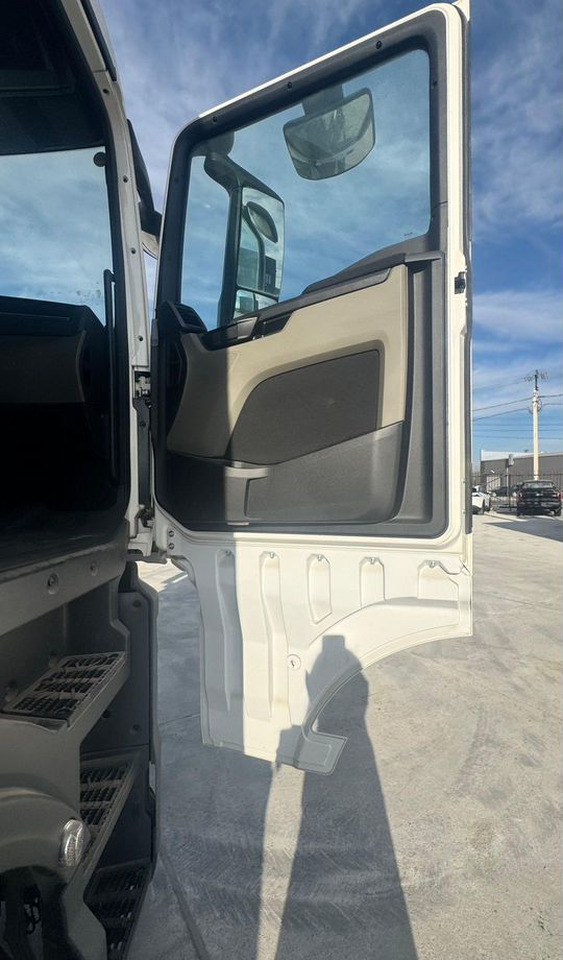 Тягач MAN TGX: фото 13