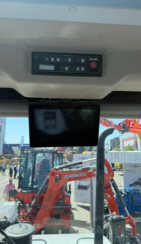 Экскаватор-погрузчик ARCTIC BEAR 4BX-T: фото 24