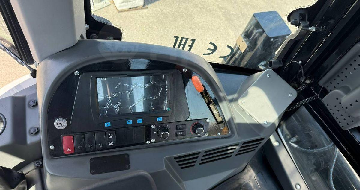 Экскаватор-погрузчик ARCTIC BEAR 4BX-T: фото 11