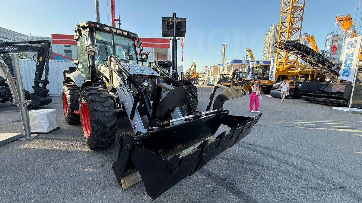 ARCTIC BEAR 4BX-T - Экскаватор-погрузчик: фото 1 ARCTIC BEAR 4BX-T - Экскаватор-погрузчик: фото 1