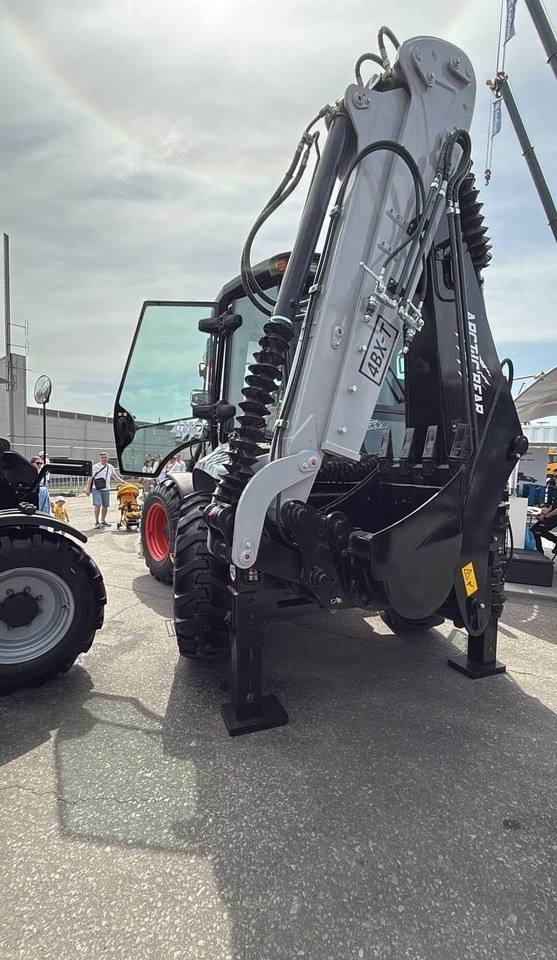 Экскаватор-погрузчик ARCTIC BEAR 4BX-T: фото 15