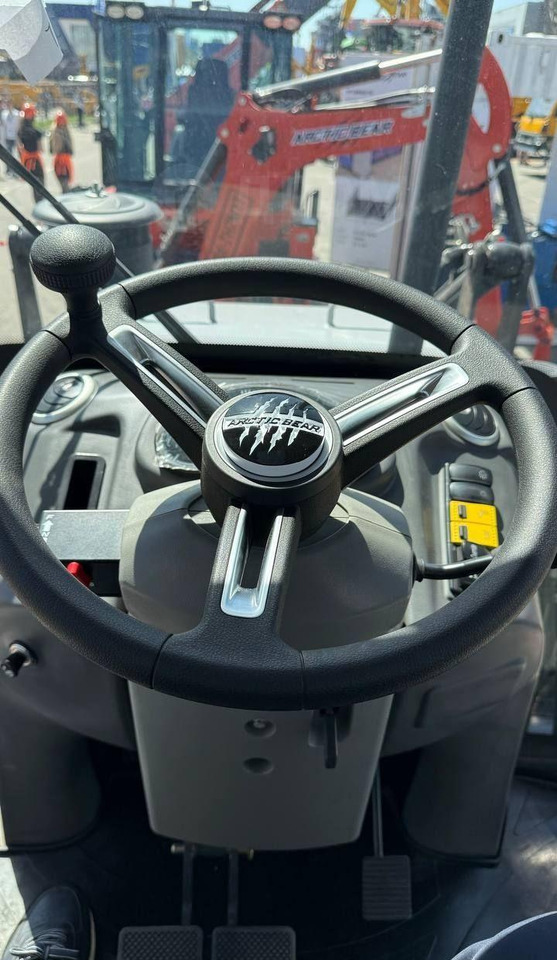 Экскаватор-погрузчик ARCTIC BEAR 4BX-T: фото 7