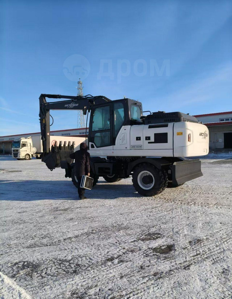 ARCTIC BEAR ARE180W - Колёсный экскаватор: фото 3 ARCTIC BEAR ARE180W - Колёсный экскаватор: фото 3
