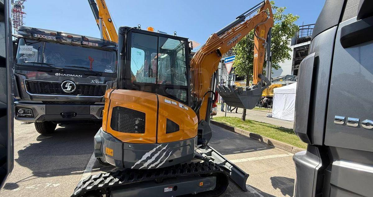 ARCTIC BEAR ARE35C - Мини-экскаватор: фото 1 ARCTIC BEAR ARE35C - Мини-экскаватор: фото 1