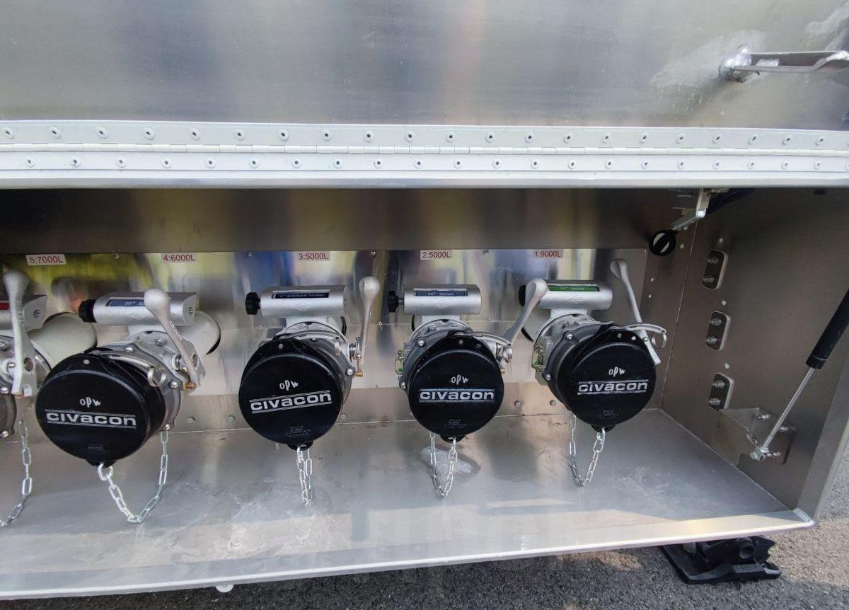 Новый Полуприцеп-цистерна Для транспортировки топлива ARCTIC BEAR TWY9400GYY: фото 7