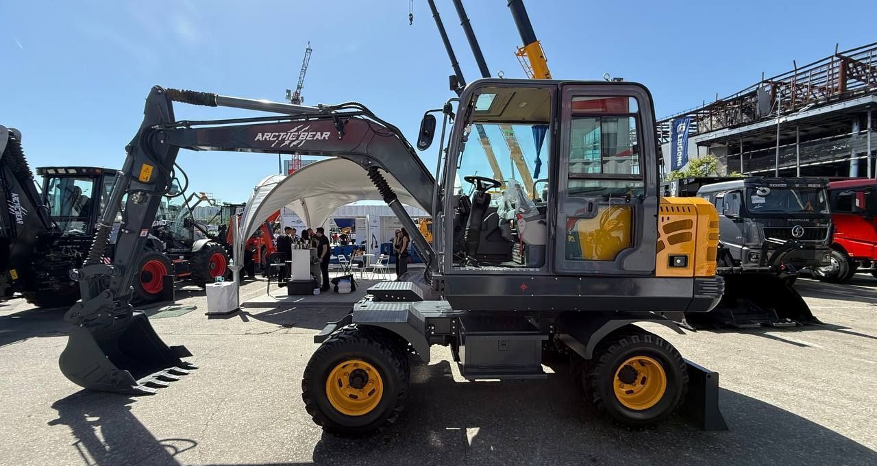 Arctic Bear ARE80W - Колёсный экскаватор: фото 1 Arctic Bear ARE80W - Колёсный экскаватор: фото 1
